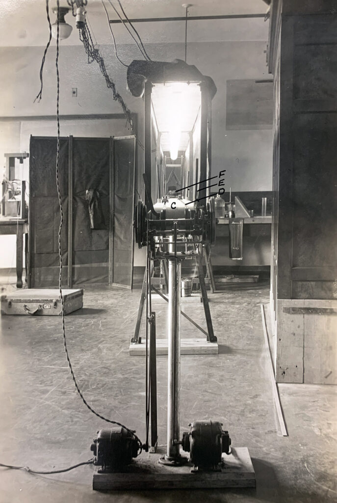 Photograph of a light apparatus used in a laboratory experiment.